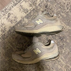 Men’s New Balance 2002R